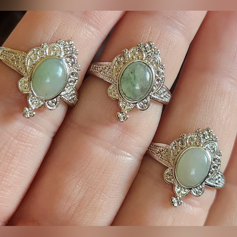Prehnite Victorian Style Ring. Vintage Style Crystal Jewlery. Adjustable Size.